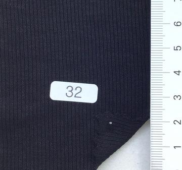 32 Black