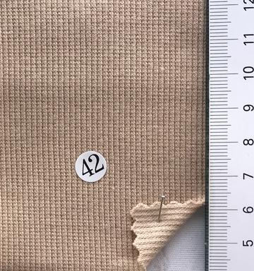 42 Beige
