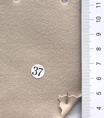 37 Beige