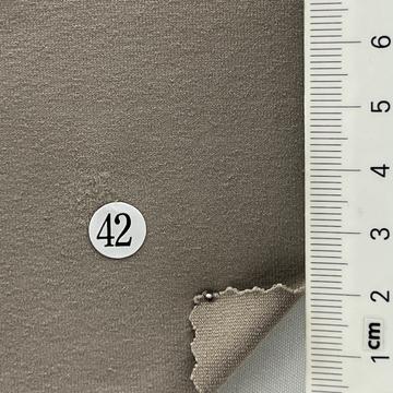 42 Beige