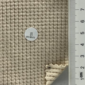 8 Beige