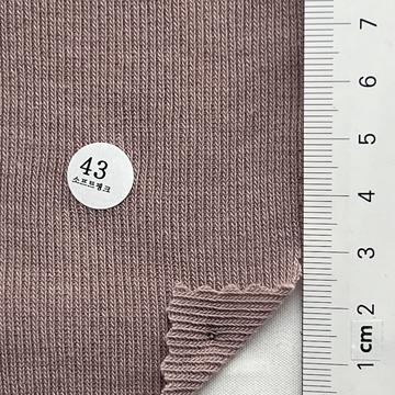 43 Dusty Pink