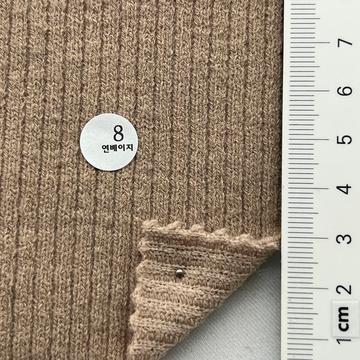 8 Beige