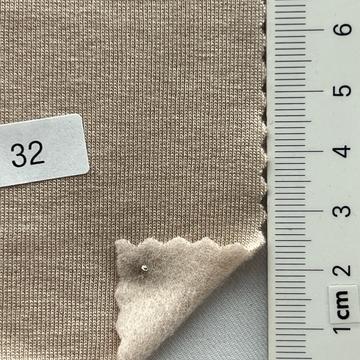 32 Beige
