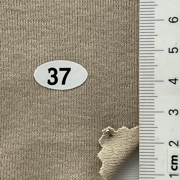 37 Beige