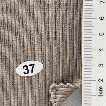 37 Beige