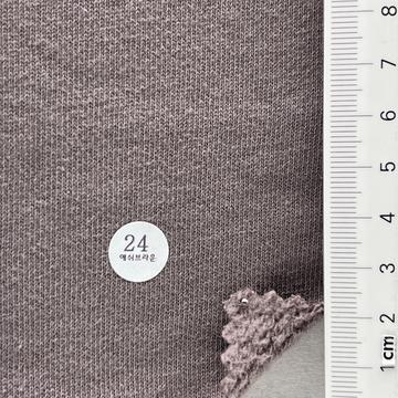 24 Beige