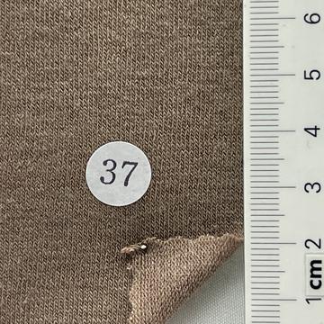 37 Beige