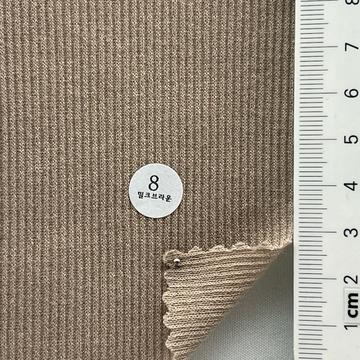 8 Beige