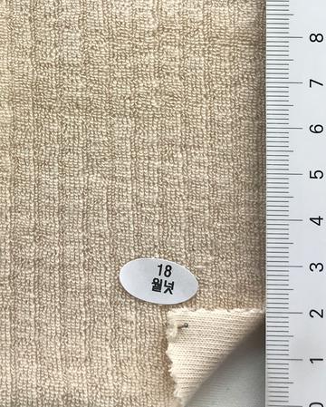 18 Beige